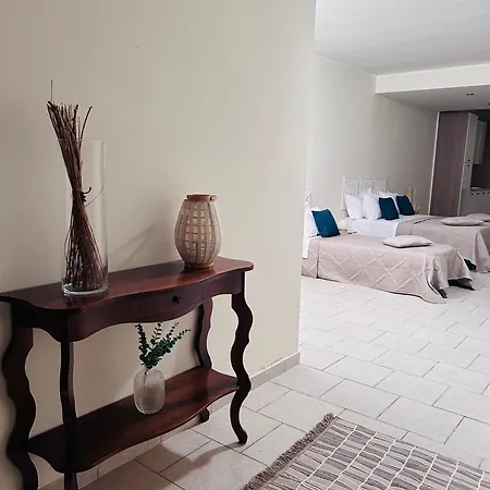 Demetra Bed アパート